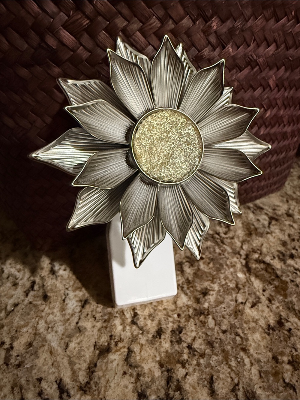 Bath & Body Works Silver Sunflower Wallflowers Fragrance Plug Nightlight